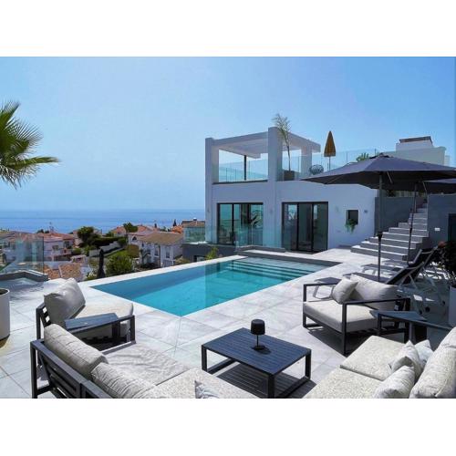 Villa Colina del Mar - With Heated Pool & Luxurious View near the beach