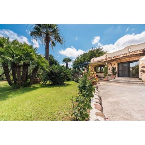 villa con immenso giardino