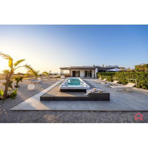 Villa con piscina e SPA sul mare