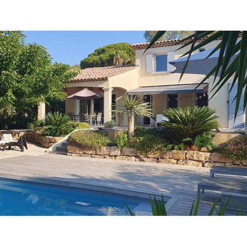 Villa Contemporaine à Sainte-Maxime, Piscine, Proche Plage, 8 Pers., 4 Étoiles - FR-1-768-36
