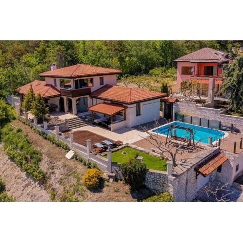 Villa Cook with Sea View - Heated Pool - at Balchik