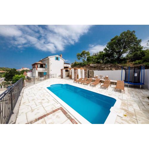 Villa Copun with heated pool