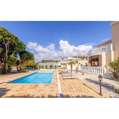 Villa Coral Bee