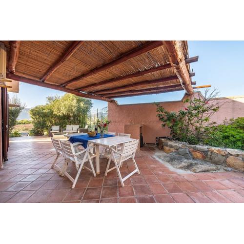 Villa Cristina bella villa vista mare e porto turistico Loc Notteri Villasimiuss