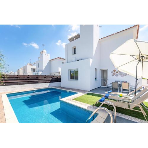 Villa Daphne by Ezoria Villas