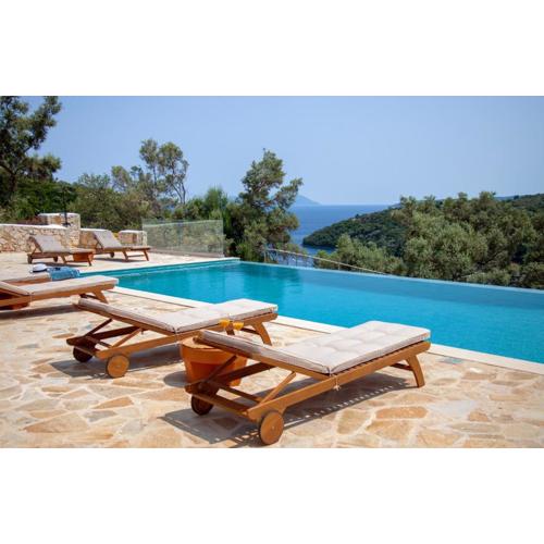 Villa Dara and Todd