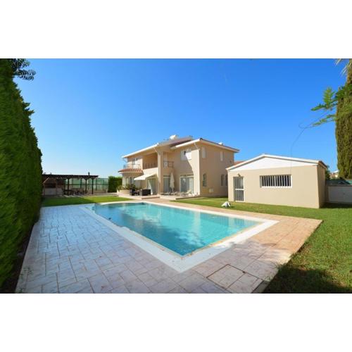 Villa Daryah Sirina Bay