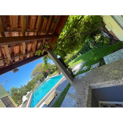 Villa de Luxe avec Vue sur Mer, Grand Jardin et Piscine Privée à Tabarka