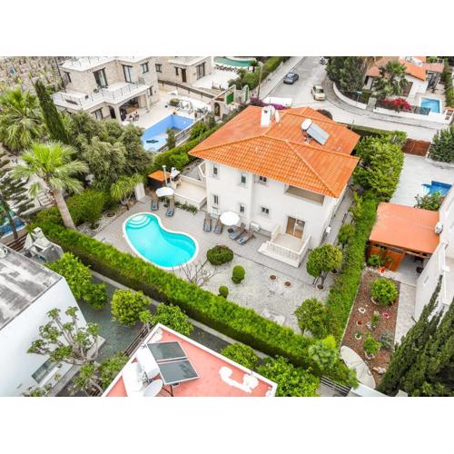 Villa Deja Blue by Ezoria Villas