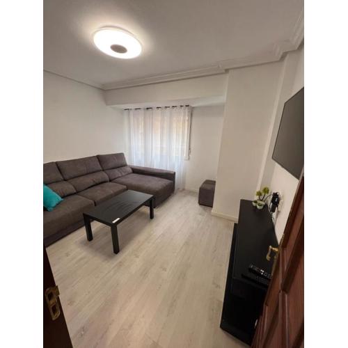 Villa del Mar, a 2\