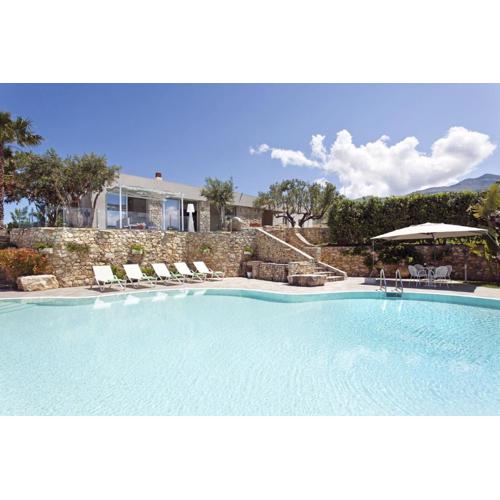 Villa Demetra by PosarelliVillas