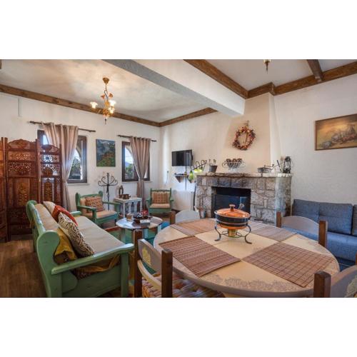 Villa Dianne Apt 1 Livadi Arachovas