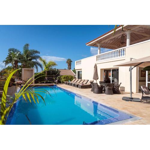 Villa Diora