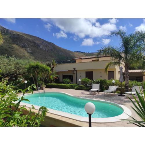 Villa Donna Franca con piscina privata