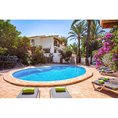 Villa Donzella by Villa Plus