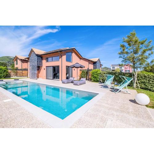 Villa Earth