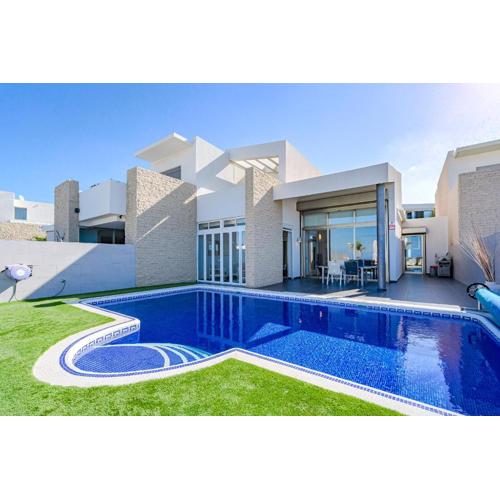Villa Elisabetta, Luxury Villa with Heated Pool Ocean View in Adeje, Tenerife