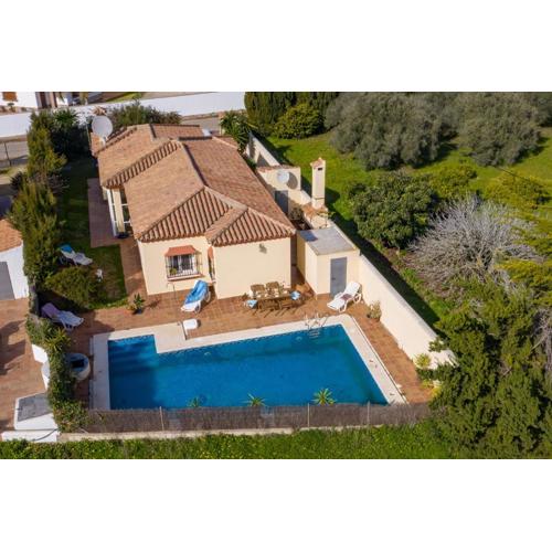 Villa Elissa with 3 bedrooms andpool and views close to Conil
