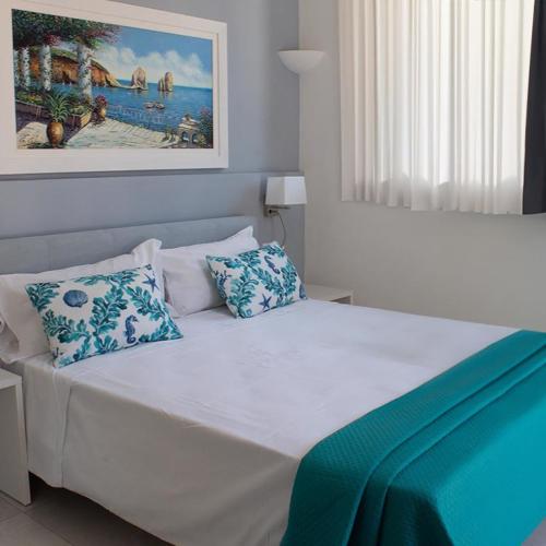 Villa Emanuel White