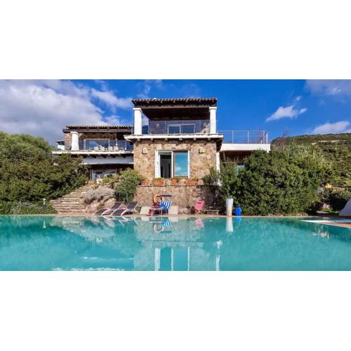 Villa Emmeline fronte mare 5 camere 6 bagni infinity pool WiFi per 12 persone