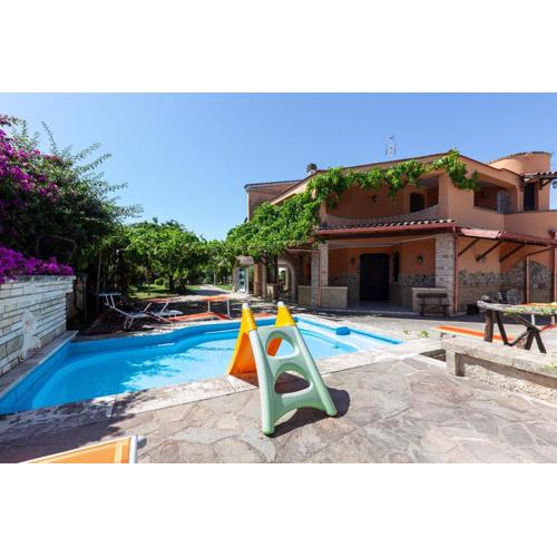 Villa Erika with private pool and garden - Happy Rentals