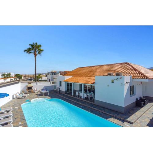 Villa Esmeralda by Villa Plus