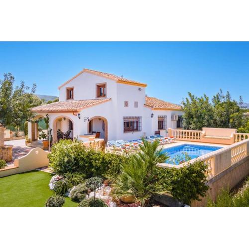 Villa Estiu by Villa Plus