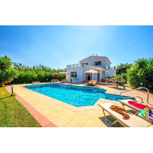 Villa Evilia by Villa Plus