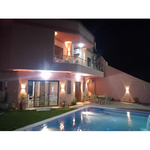 Villa familiale Avec piscine Dar Allouche S4