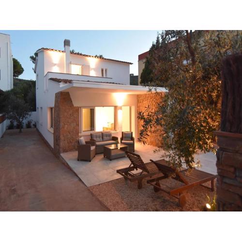 Villa for 4 persons in Costa Brava