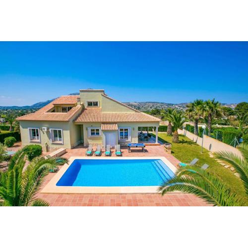 Villa Fresno by Villa Plus