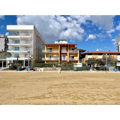 Villa Fronte Mare-Carraro Immobiliare Jesolo - Family Apartments