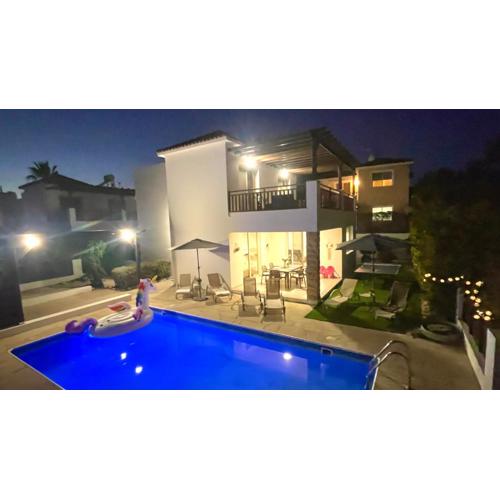 Villa Georgina & Villa Marianda Coral Bay