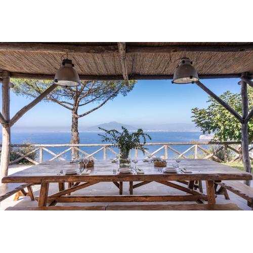 Villa Giulia Boutique Views Pool and Guest Services