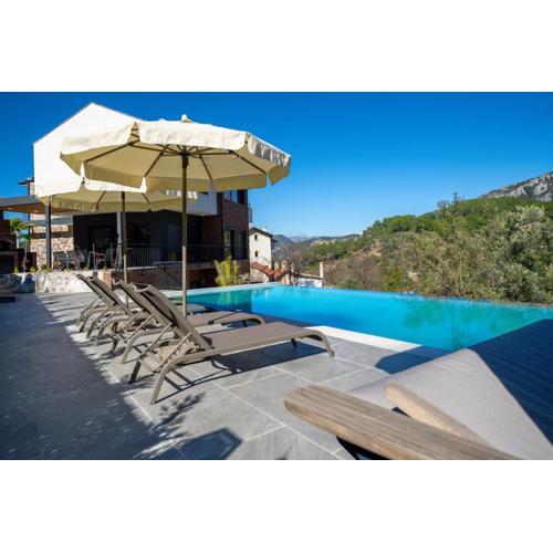 Villa GreenBlue - Unique in nature with a pool
