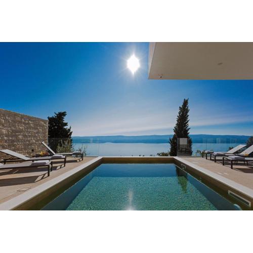 Villa Gust, sea view, pool, jacuzzi, sauna, cinema