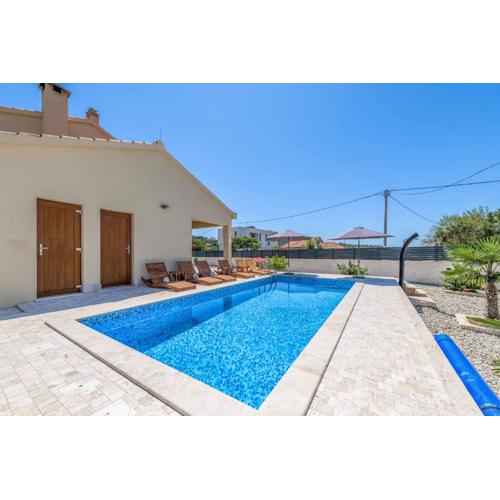 Villa Half Moon