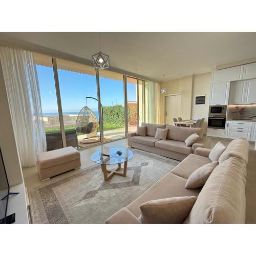 Villa Harmony Green Coast, Palase
