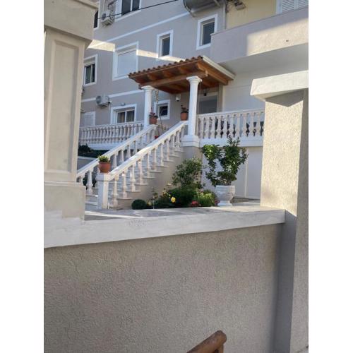 Villa Henrik 77 Saranda Centrum