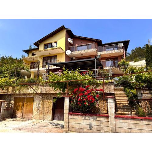Villa Horizon - Spacious Sea View House with 6 Bedrooms in Balchik