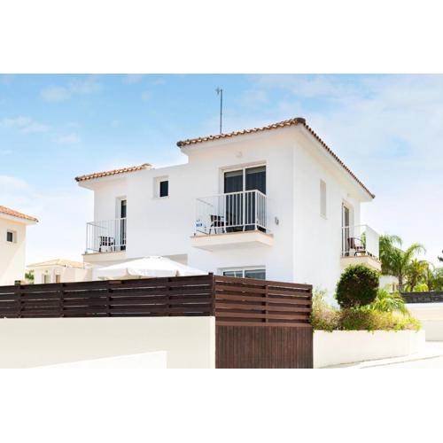 VILLA ICARUS IN THE HEART OF PROTARAS