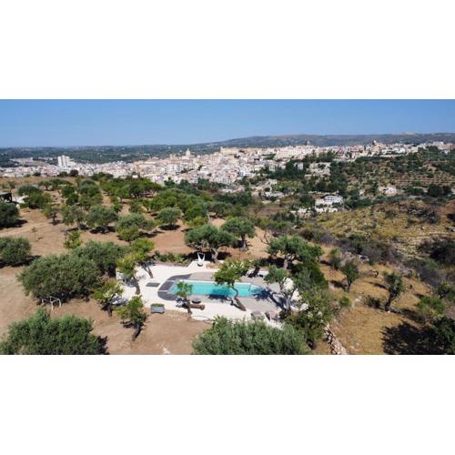 Villa Il Carrubo val di noto con piscina privata