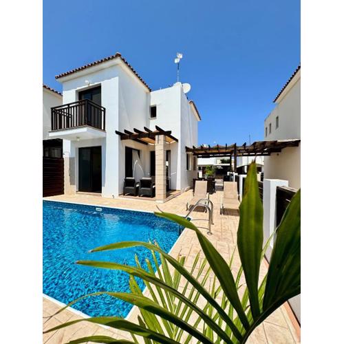 Villa ILIOS Cozy 2BR with Pool