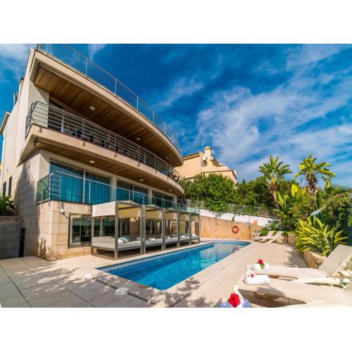 Villa in Alcudia with jacuzzi