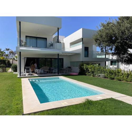 Villa in Marbella next to Golf and Beach Santa Clara