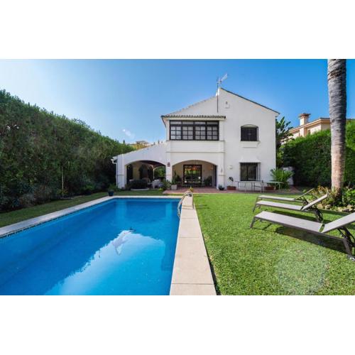 Villa in Marbella with golf views