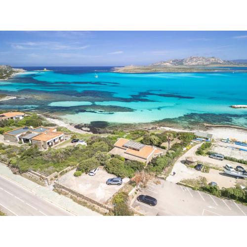 Villa Iole, con accesso privato alla spiaggia - Hosty Sardegna