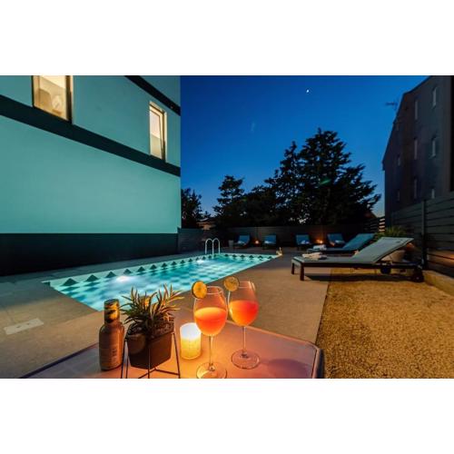 Villa Isola 1, luxury apartment with a pool