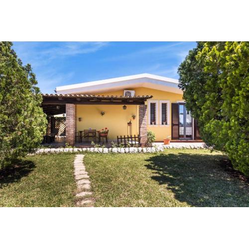 Villa Kalos near the sandy beach, parking & wifi