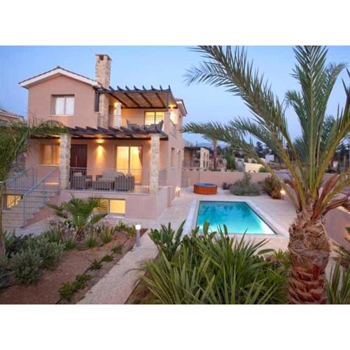 Villa Kartiela Sandy Beach Villas - Private Pool - Jacuzzi - Private Beach Area